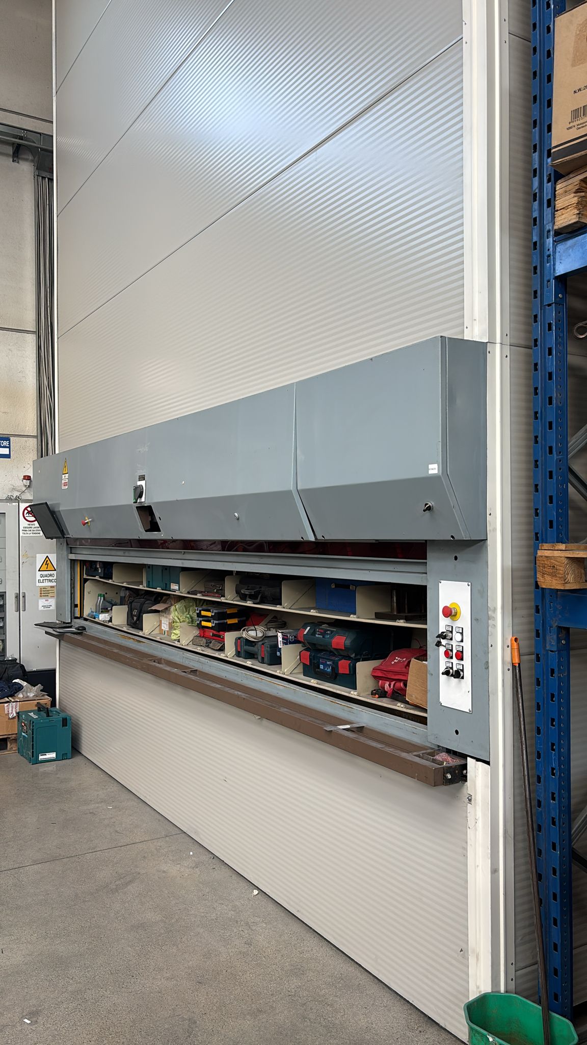 MAGAZZINO AUTOMATICO VERTICALE A CASSETTI ROTANTI